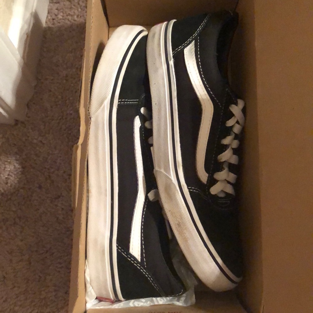 Black n white vans
